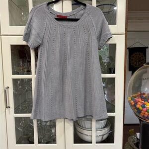 Debbie Morgan Light Gray Short Sleeve Top